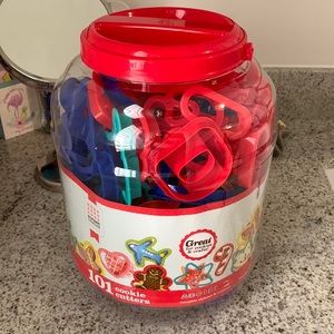 Bucket of 101 cookie cutters never used